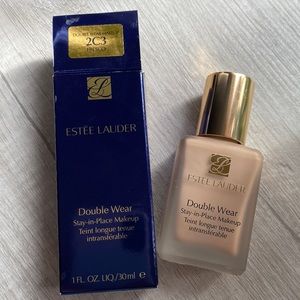 Estée Lauder Double Wear
Stay-in-Place Foundation *FRESCO*